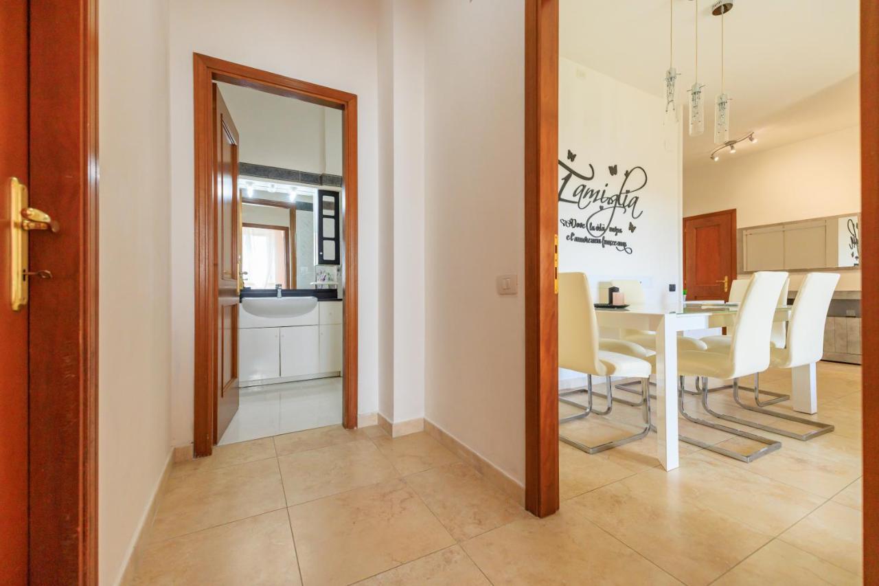 L' Essenziale Appartement Livorno Buitenkant foto