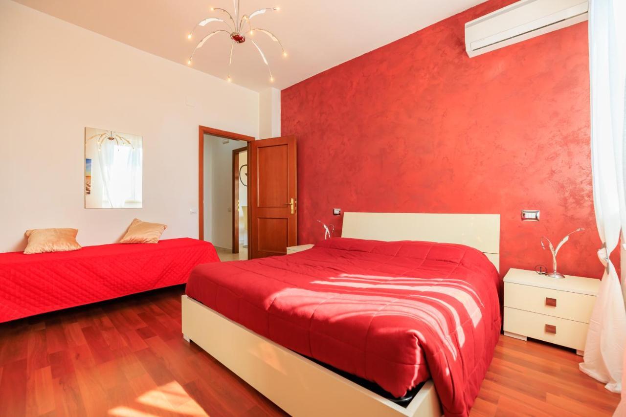 L' Essenziale Appartement Livorno Buitenkant foto