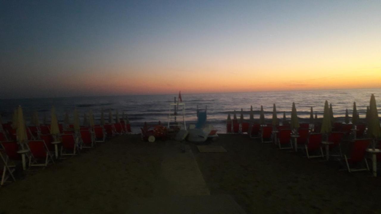 L' Essenziale Appartement Livorno Buitenkant foto
