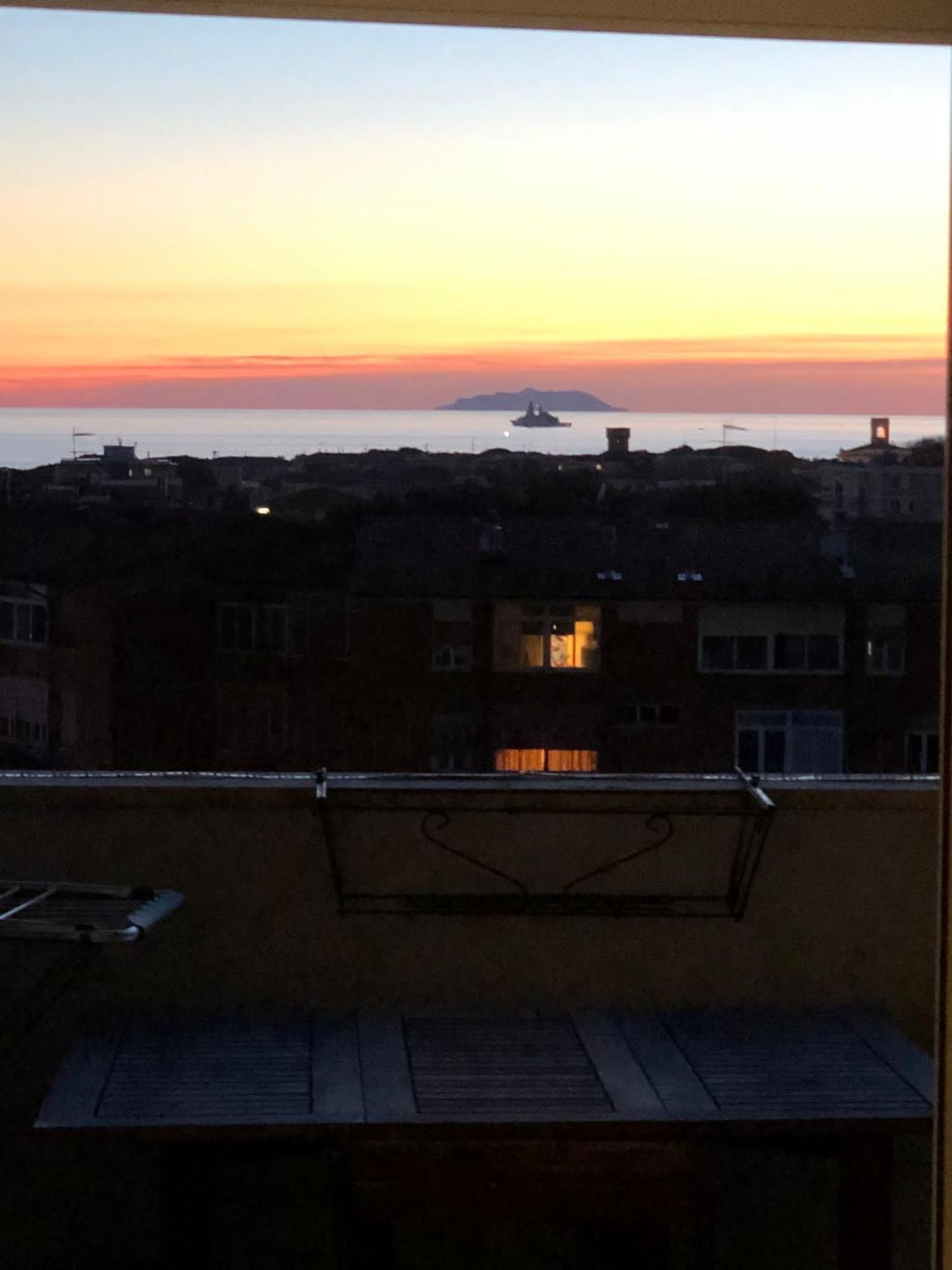 L' Essenziale Appartement Livorno Buitenkant foto